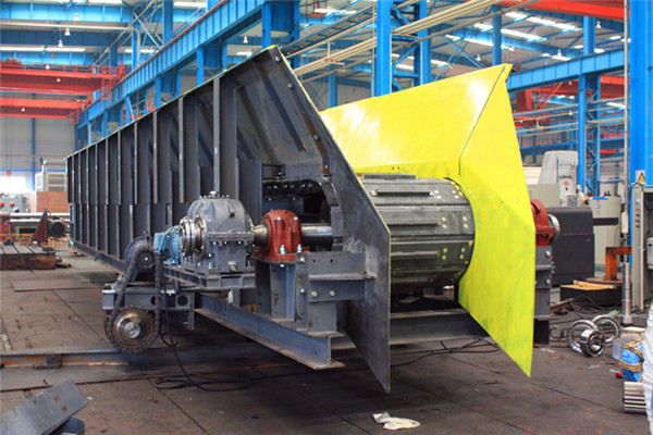 Wear Resistant Solid Material Apron Feeder For Limestone Clinker Conveying