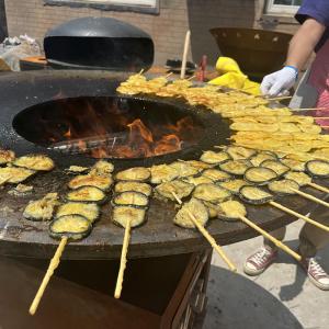 China Customized Rusted Corten Cooking Outdoor Bbq Outdoor Kitchen Bbq Grills With Removable Ash Catcher factory