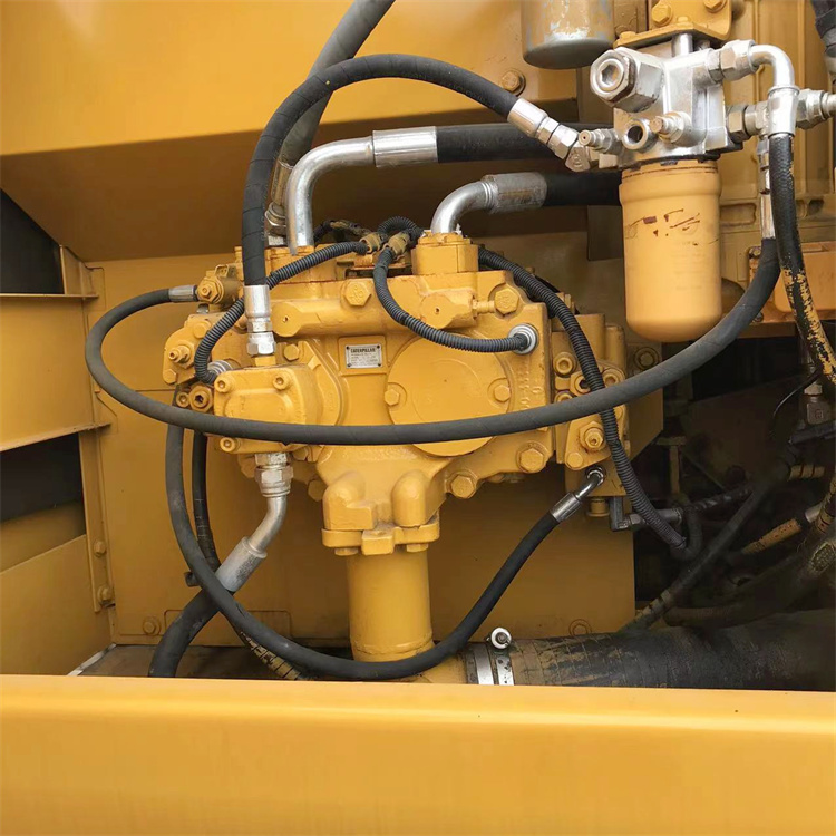 20 Ton Caterpillar 320CL Excavator in Japan Good Condition Original Hydraulic Cylinder