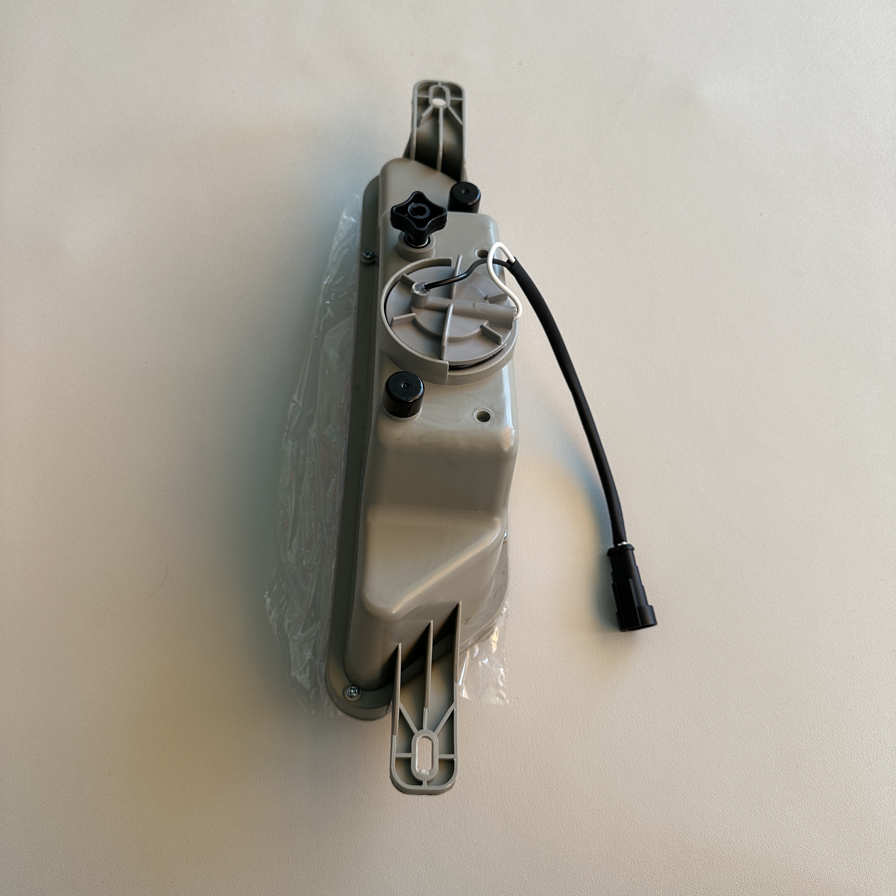 Yutong Bus Spare Parts 24V Plastic Front Fog Lamp for ZK6122 Bus Model and Components
