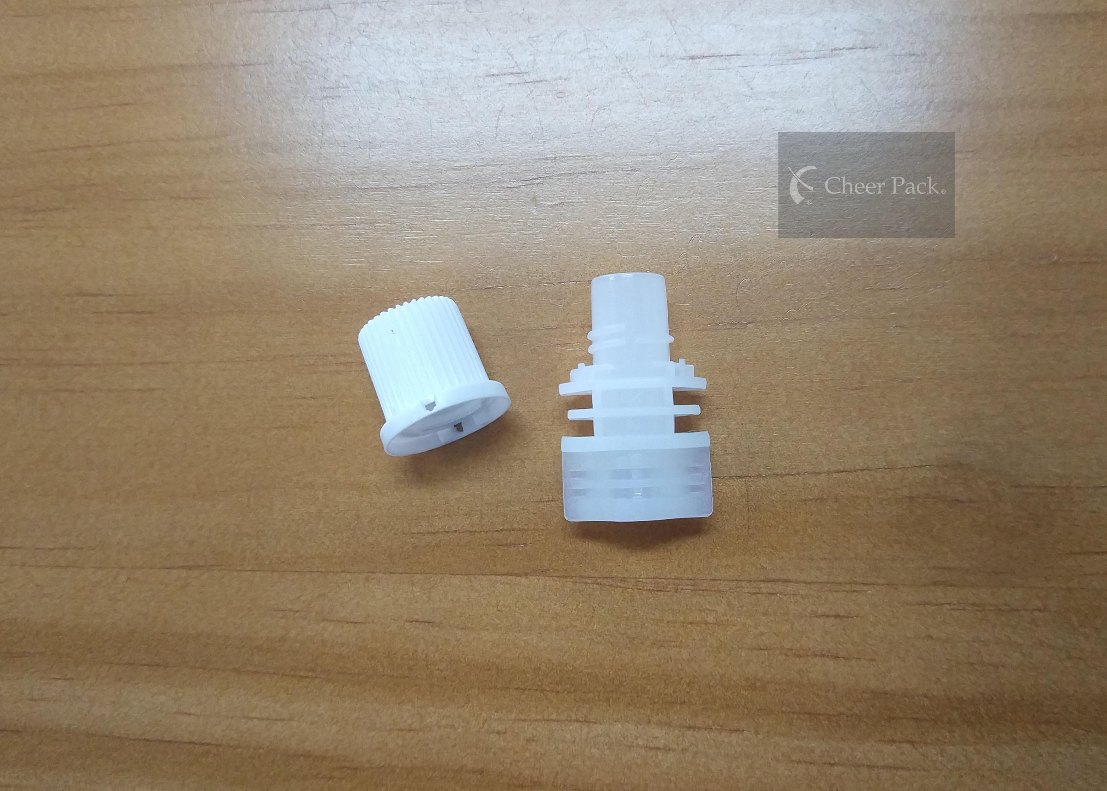 Fashionable Plastic Pour Spout Caps for Stand Up Jam Pouch OEM