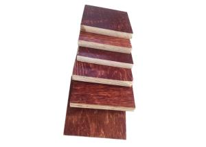 China Phenolic WBP Glue Red Pine Faced Plywood Panels Exterior Use Light Weight factory