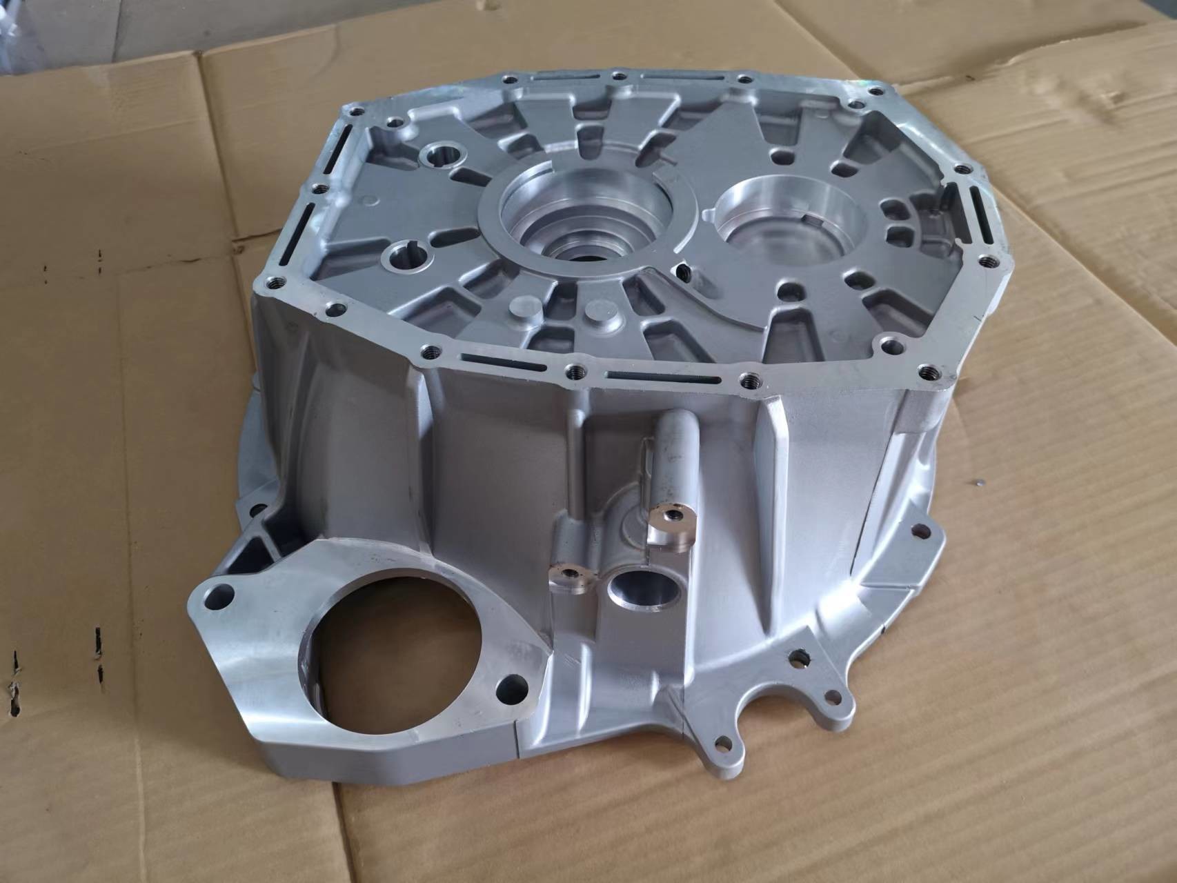 8972389304 MZZ6U MZZ6F Transmission Clutch Housing Aluminum Parts 4HK1 Engine MZZ Series Gearbox
