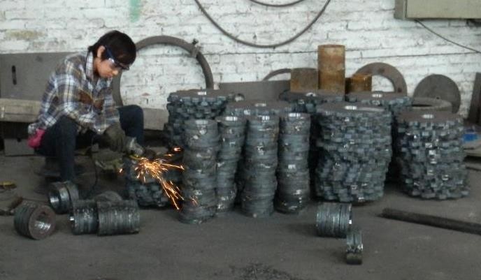 Crusher Spare Parts Roller Screening Machine Wear Resistant Gear Roller