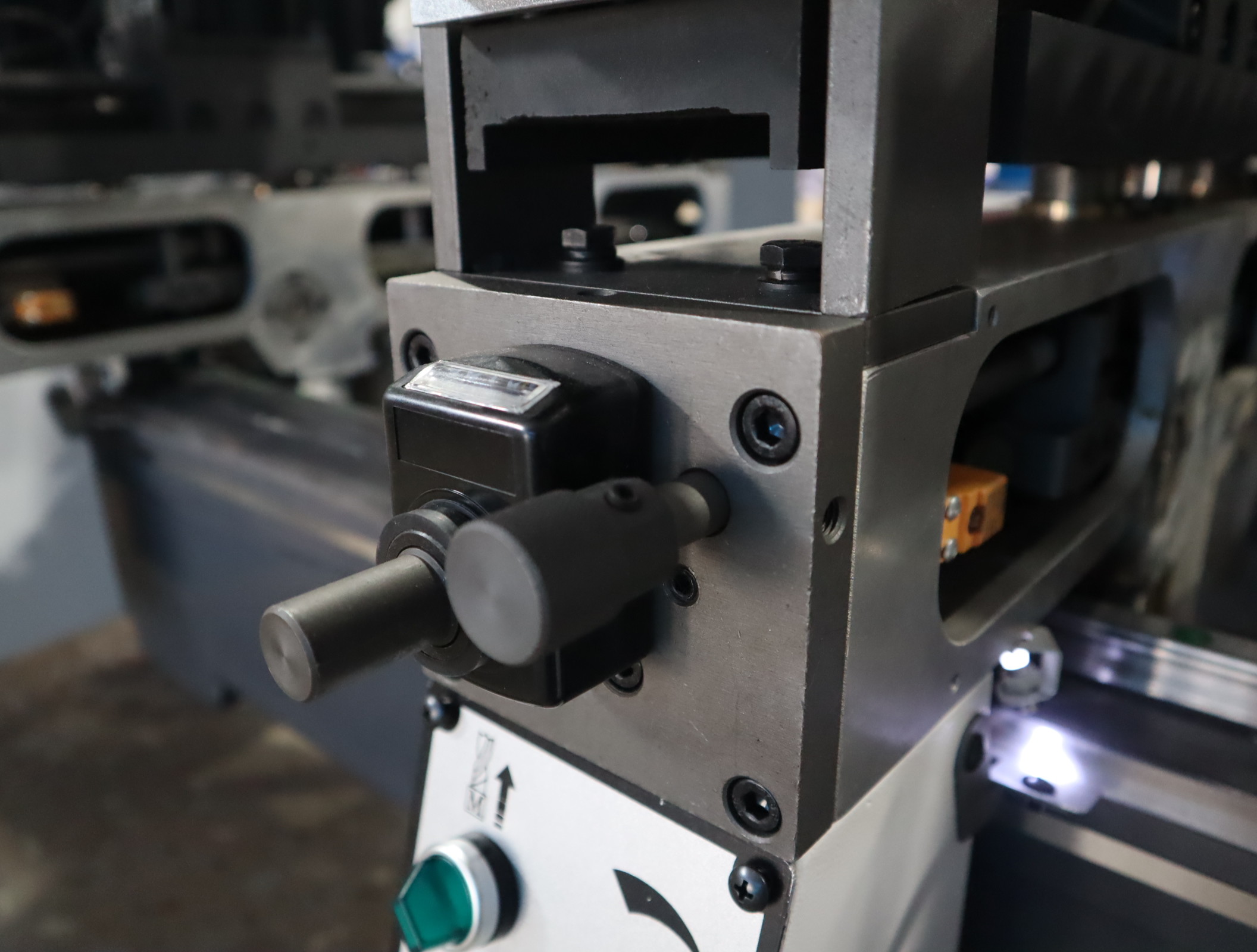 3 Row cabinet line boring machine