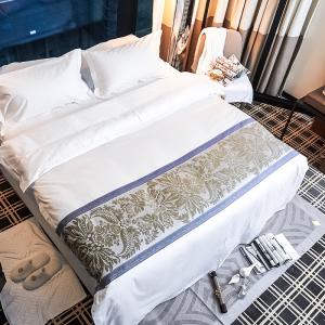 China New design jacquard 100% cotton bed sheets 5 star hotel bed linen duvet cover set factory