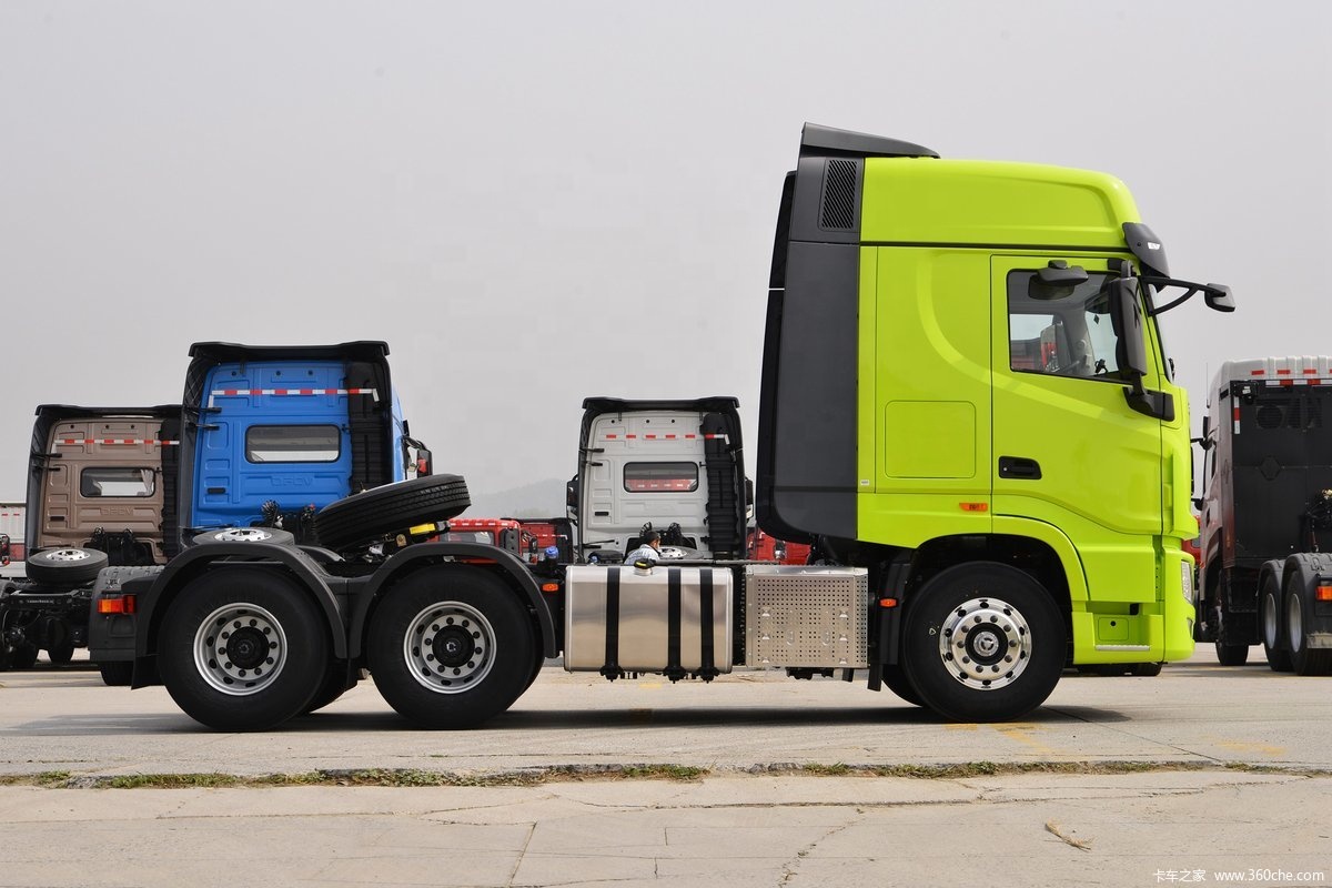 Dongfeng 6x4 Tractor Truck with Euro6 Emission Standard 6.99X2.524X3.68m Dimension