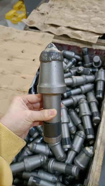 Wear resistant Shearer Picks For Continuous Miner Drum Spare Parts consumption