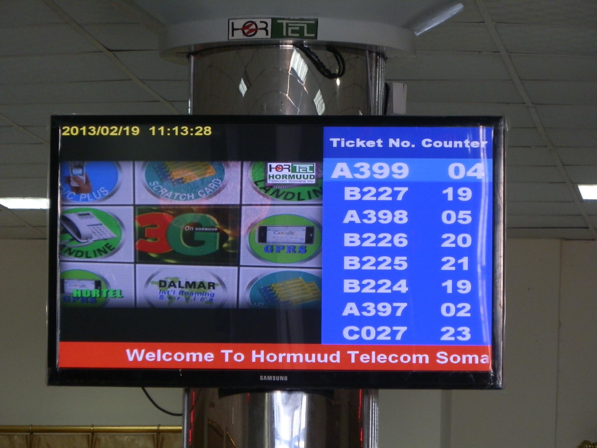 Complete All In One 17 Inch Touch Screen Ticket Dispenser Hospital Queuing System