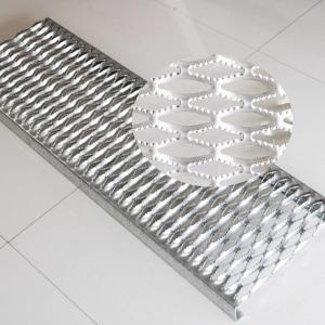 China Anti - Slip Diamond Galvanized Steel Grating factory