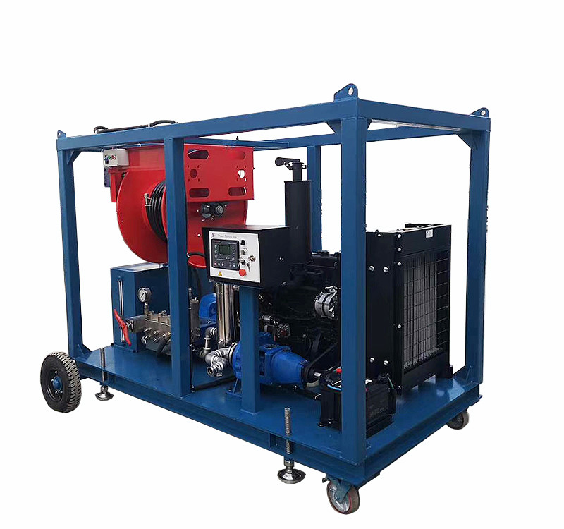 Large Underwater Cleaning Machine With Seawater As The Medium 22mpa 215L/Min