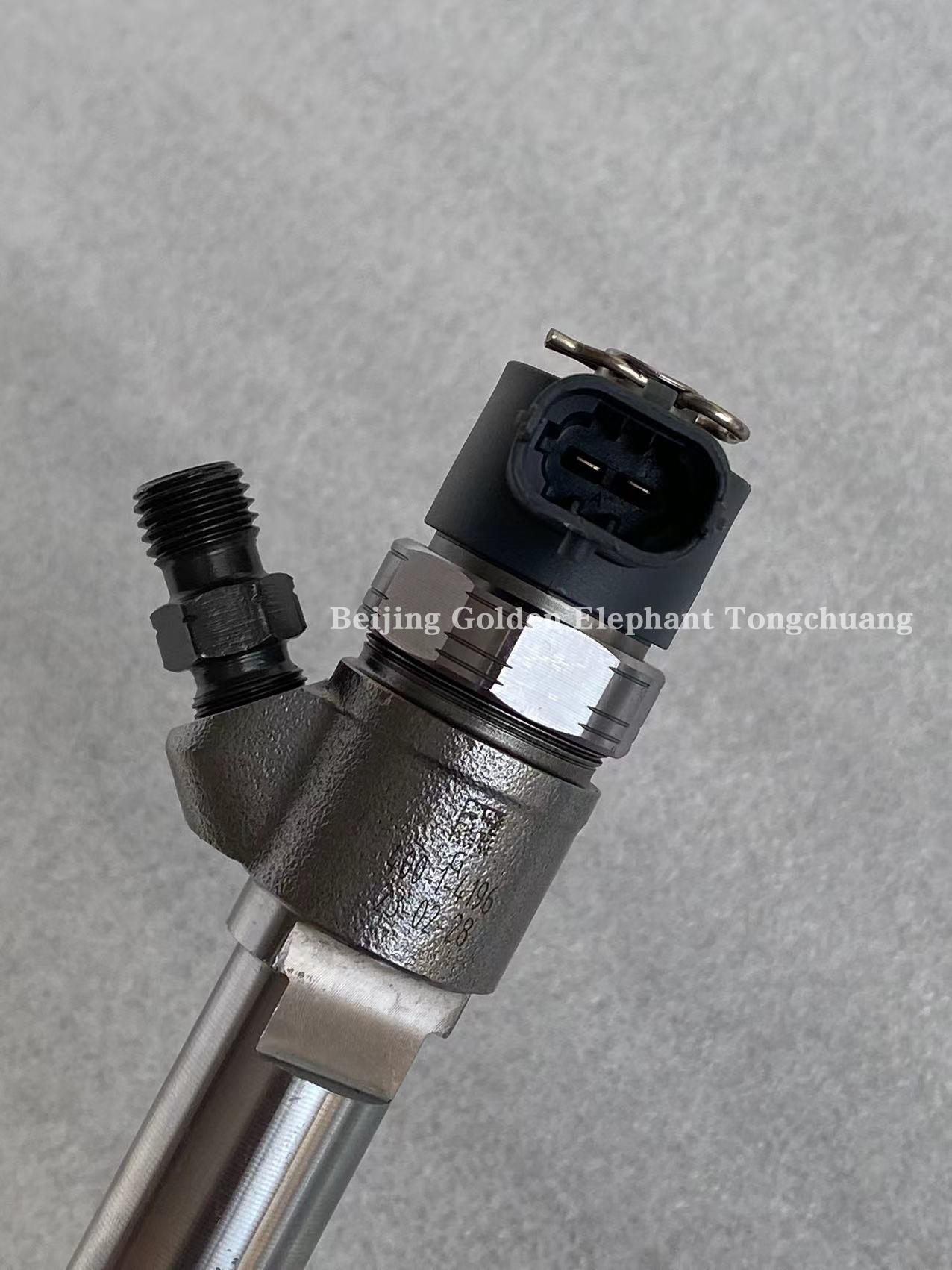 0445110376 Foton Truck Spare Parts Omako O Ling MRT ISF 2.8 Engine Injector Assembly The