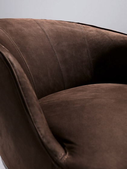 Custom Star Hotel Guest Exclusive Armchair With Fabric Option And Wood Legs