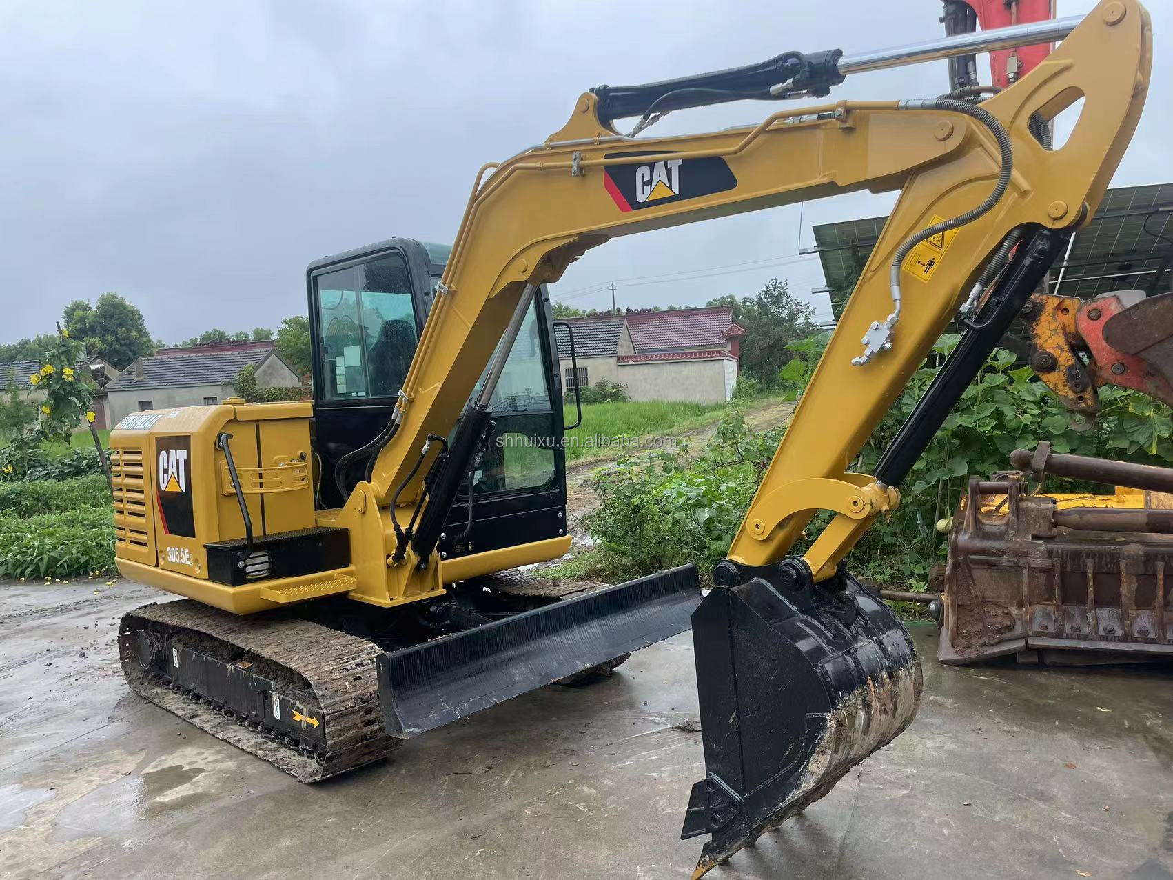 yellow paint original color used mini excavator used cat305.5e for sale