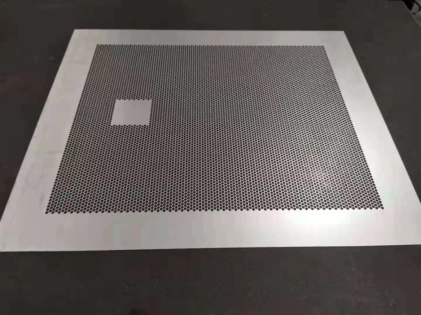 1.6mm Perforated Wire Mesh Aluminum Decorative Punched Metal Sheets Customized