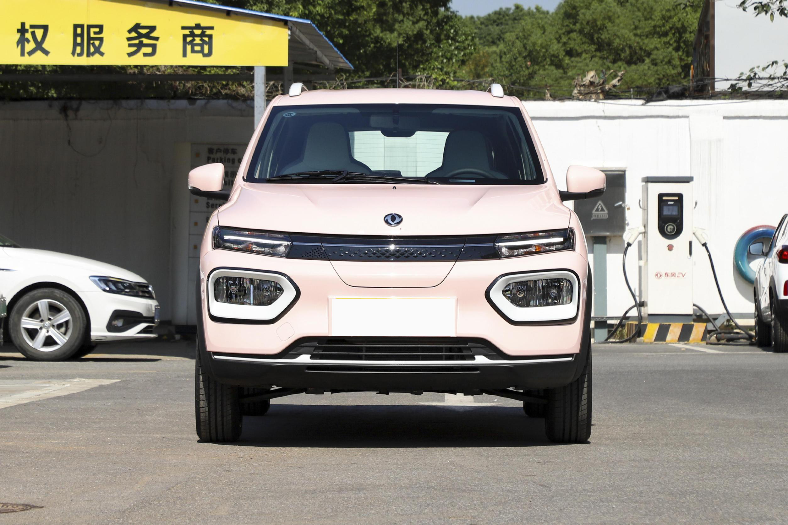 331km SUV Electric Car DongFeng Nano Box Mini 4 Seats Fast Charge EV Car