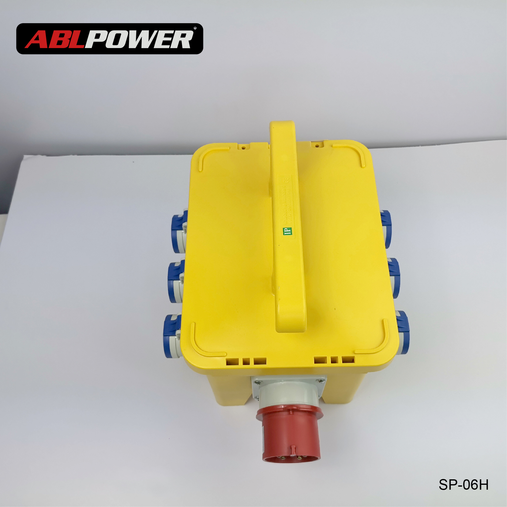 DZ47 OEM ODM 380V 32 Amp 3 Phase Distribution Box
