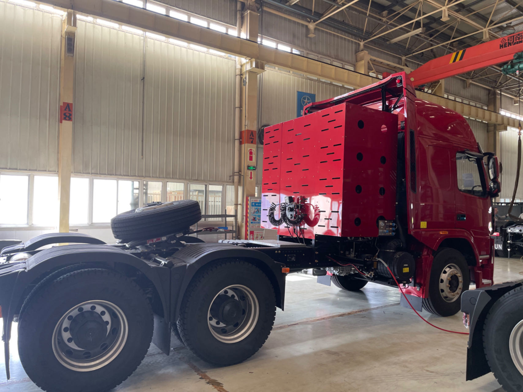 Tractor Trucks 6x4 Dayun Prime Mover CNG Cruising Range 800km Euro 3 Emission 400hp