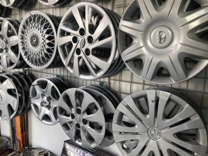 China Plastic Wheel Covers Electric Injection Moulding Machine factory