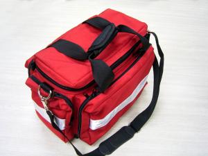 China 600D Oxford First Aid Kit For Workplace List Bag Pouches Empty Shoulder 5 10 Person factory