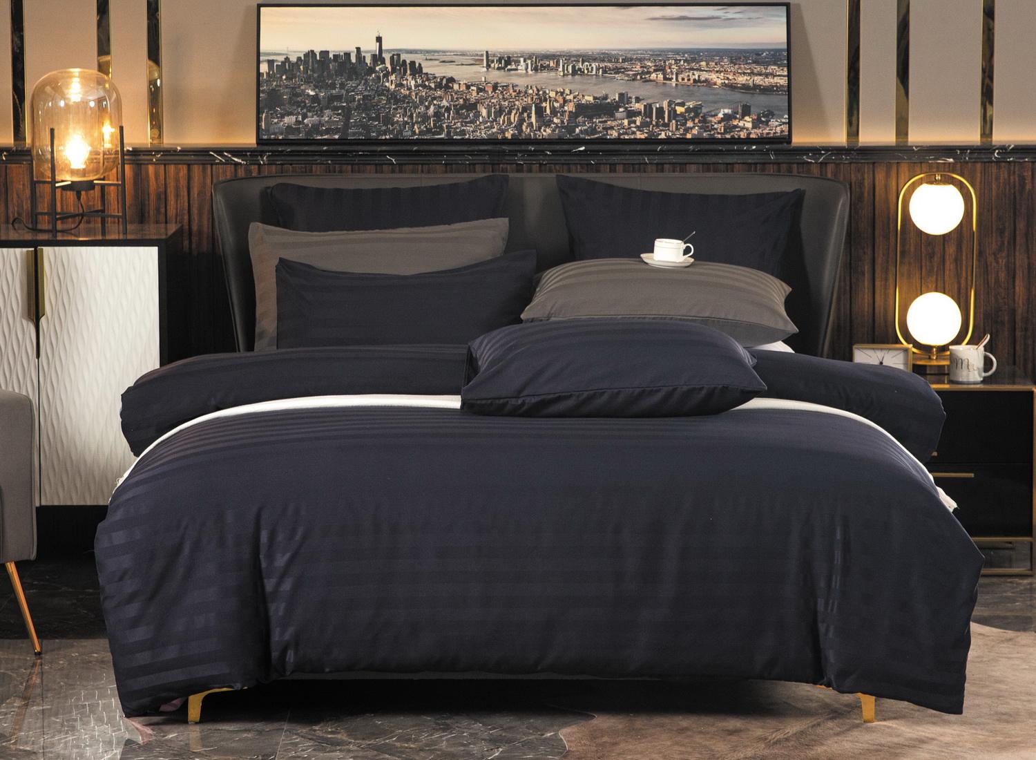 Multifunctional 100% Polyester Satin Stripe Pattern Bedding Set for Home or Hotel