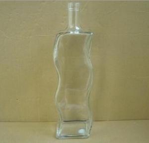 China Fancy Liquor Glass Bottle With Screw Cap 500ml factory