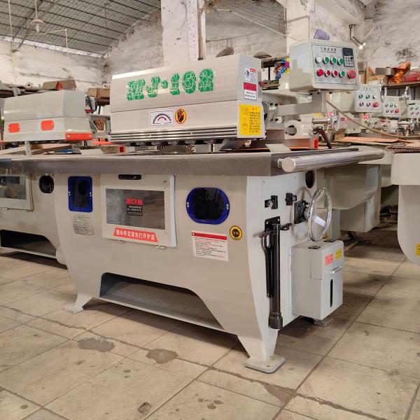 Straight Line Rip Saw for Wood Cutting in Automatic Longitudinal Circular Saw