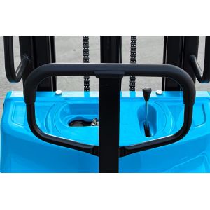 Customizable Semi Electric Pallet Stacker Self Loading 1600mm Lift Height