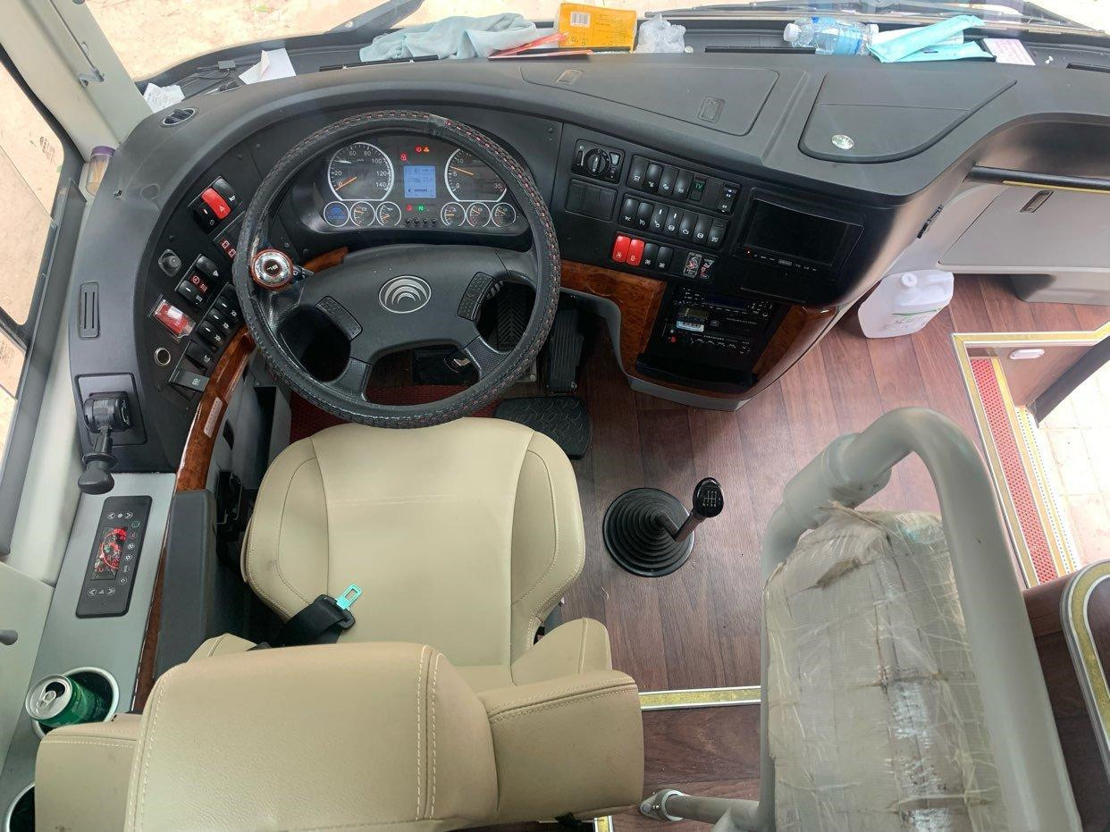 Used Yutong Bus ZK6122 50 Seats 2+2 Layout 2019 Airbag Chassis 243kw Rear Yuchai Engine
