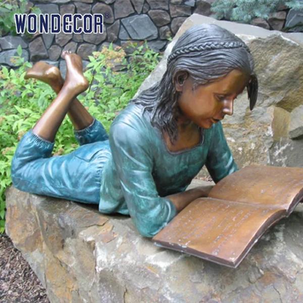 Customized outdoor garden decoration, life-size bronze statue of a girl reading
