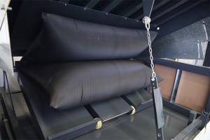 China Single-Three Phase Airbag Dock Leveler for Concrete Platform , Telescopic Dock Leveler factory
