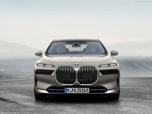China New energy vehicle for BMW i7 2023 xDrive60L luxury Sport car seats adult electric vehicles factory