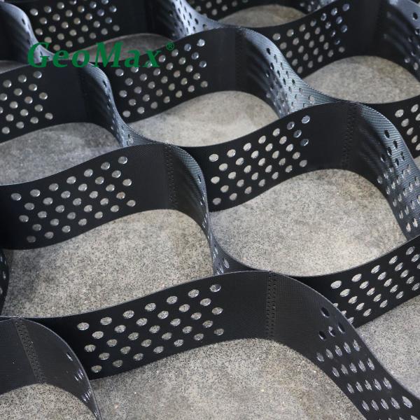 Black HDPE Geocell 75mm Height 330mm Welding Space For Horse Paths Yards ATV