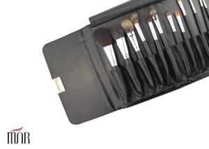 China Full Foundation Makeup Brush Kits With Natural Hair and Copper Ferrule factory