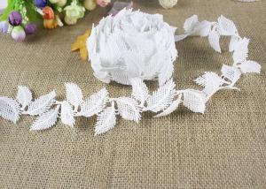 China Milk Silk Water Soluble Chemical Polyester Lace Trim For Dresses Feather Pattern factory