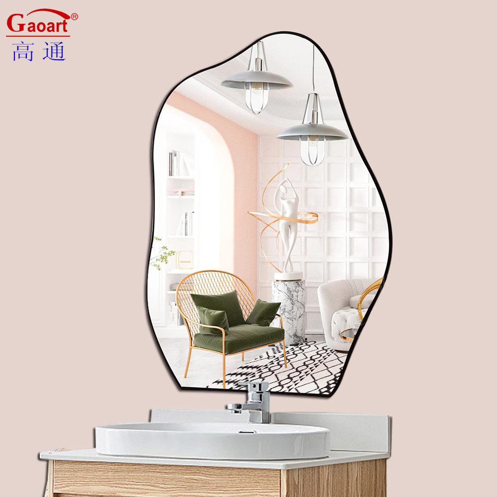 Every Day Occasion Decorative Wall Mirror with Chinese Craft and Customized Size
