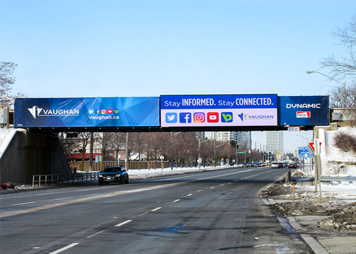 Double Pillar Type P10 Smd Outdoor Led Display Screen 32x16 Dots