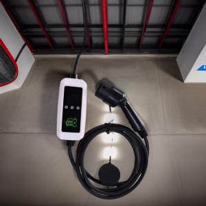 China Function Leakage Protection e-mingze 3.5KW 16A GBT 1phase EV Charging Car EV Charger Holder AC EV Charger for Electric Car factory