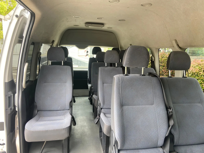 Toyota Hiace 13-Seater Left-Hand Drive Electric Mid-Door Euro 4 Standard Champagne Gold Minibus