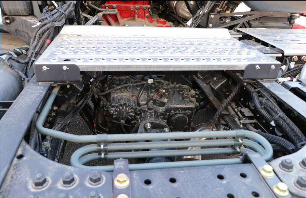 Foton Tractor Truck EST ZF Gearbox Leaf Spring 4*2 Dirve Mode 490hp Cummins Engine Euro 6