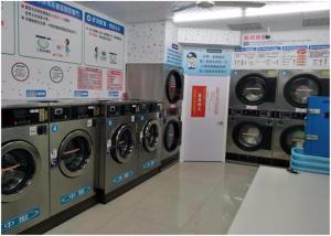 China Long Service Life Commercial Front Load Washing Machine , Commercial Washer Extractor factory