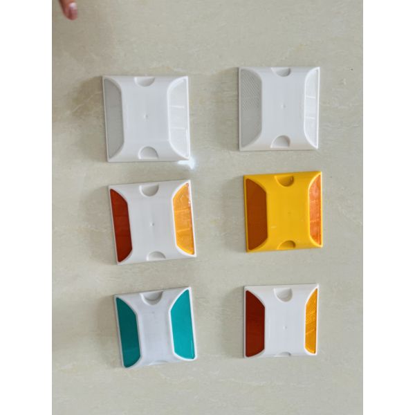 100x100x20mm High Visibility Road Stud Cheap Type White Color Customs LOGO Reflector Cat Eye Road