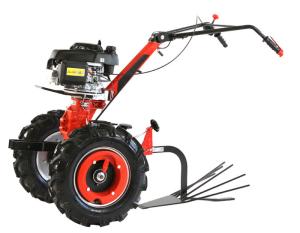 China Mini Agriculture Machinery Small Farm Combine Harvester 1500mm factory