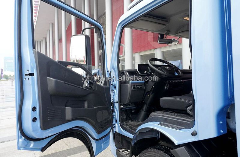 Electric Vehicle DONGFENG 81.14kwh Luxury Cargo Truck for van box ev used as options