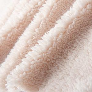 China Stitch-Bonded Nonwoven Technics 100% Polyester Knitted Warm Soft White Color Sherpa Fleece Lining Fabric factory