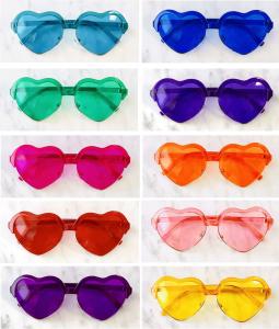 China Unisex New Designs Sunglass Fashion Sun Shades Trendy Sunglasses Shaped Women factory