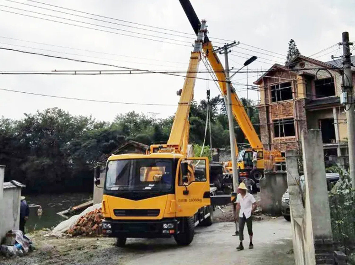 XCMG XCT35 New Design Crane Truck 35 Ton Crane All Terrain Mobile Crane