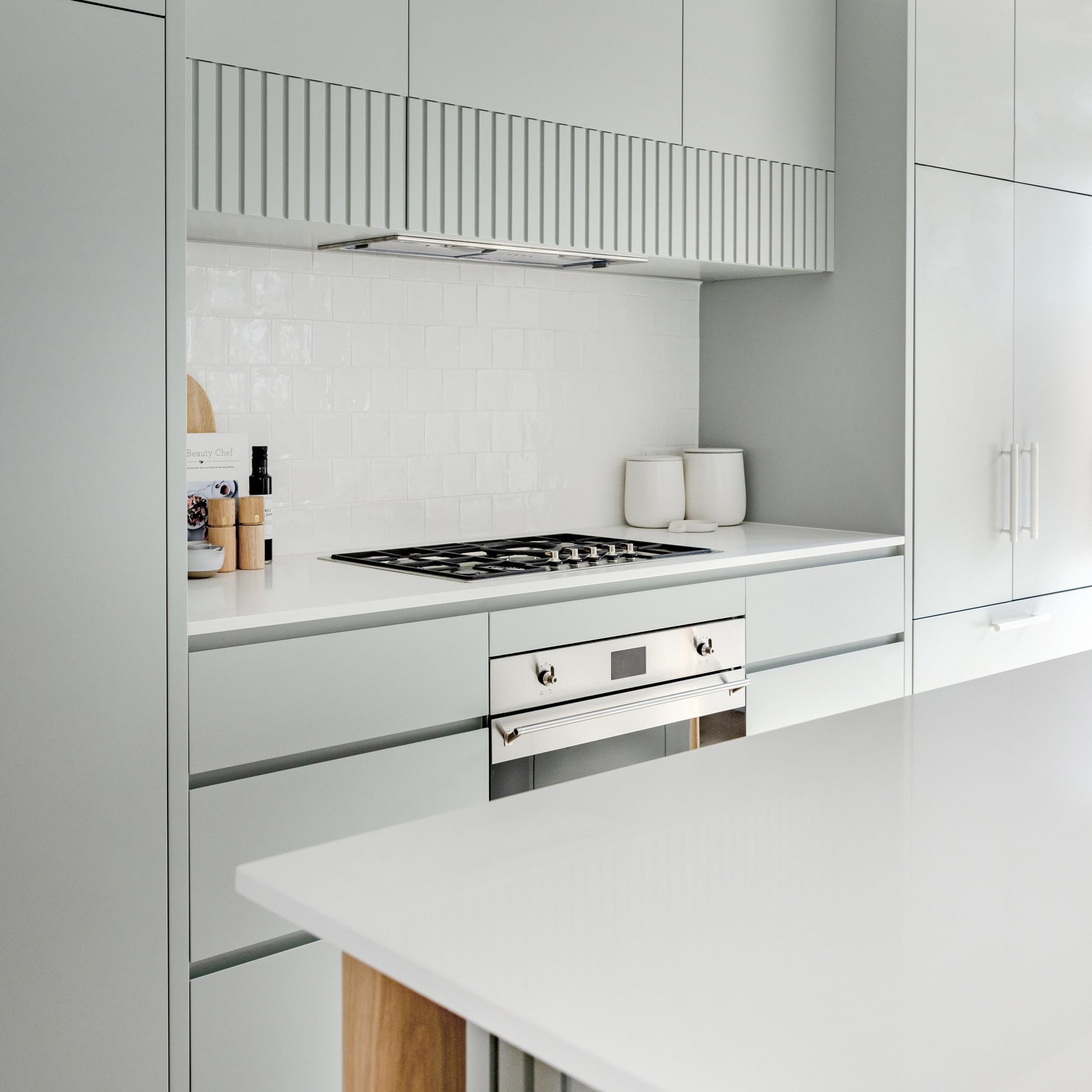 Full Kitchen Cabinet Set Custom Australian Standards Stainless Wood Furniture Sintered Stone Countertop for Villa Project