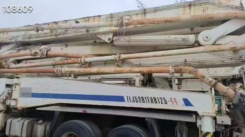 Zoomlion Concrete Pump Truck 44 Meters Rare Models for Sale, Special Sale