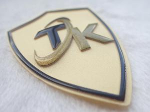 China Eco Friendly Custom Woven Silk Screen Printing Patches With Silicone Logo factory